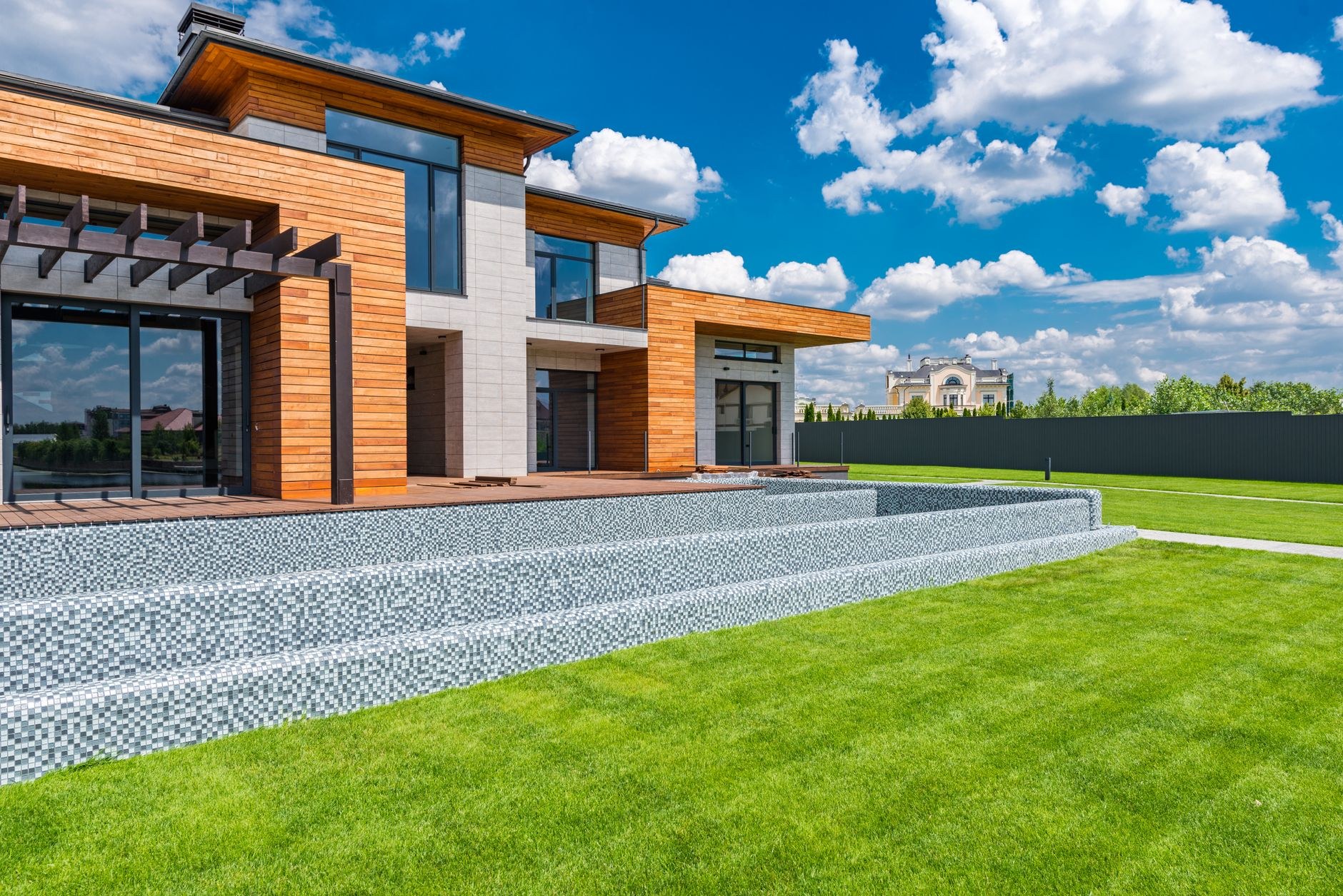 Lawn Edging and Tree Care — how it works